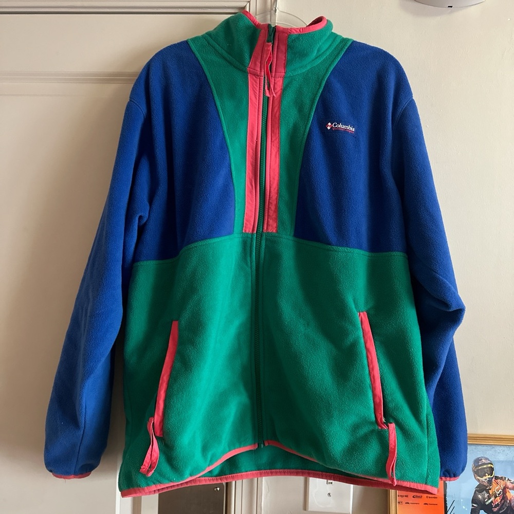 Columbia multicolor vintage zip up jacket,worn a few times no damage’s.